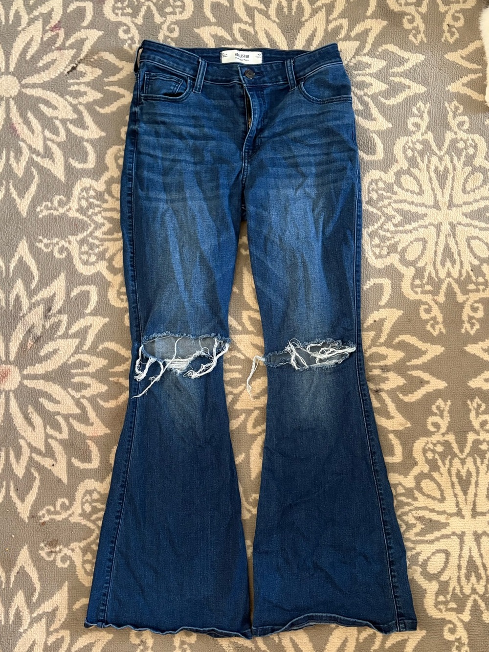Hollister High-Rise Distressed Flare Jeans 8R/ 29